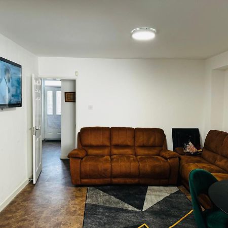 ליברפול Liberty Inn Room With Sharing Toilet And Kitchen מראה חיצוני תמונה