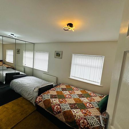 ליברפול Liberty Inn Room With Sharing Toilet And Kitchen מראה חיצוני תמונה