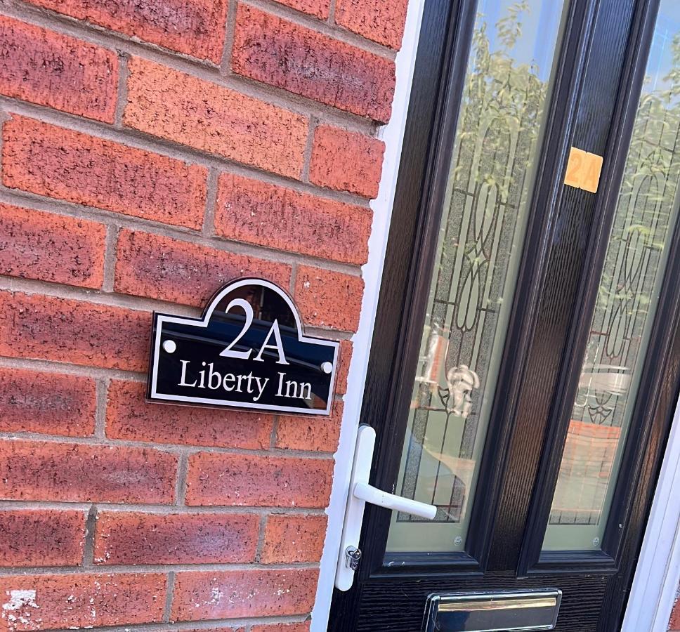 ליברפול Liberty Inn Room With Sharing Toilet And Kitchen מראה חיצוני תמונה