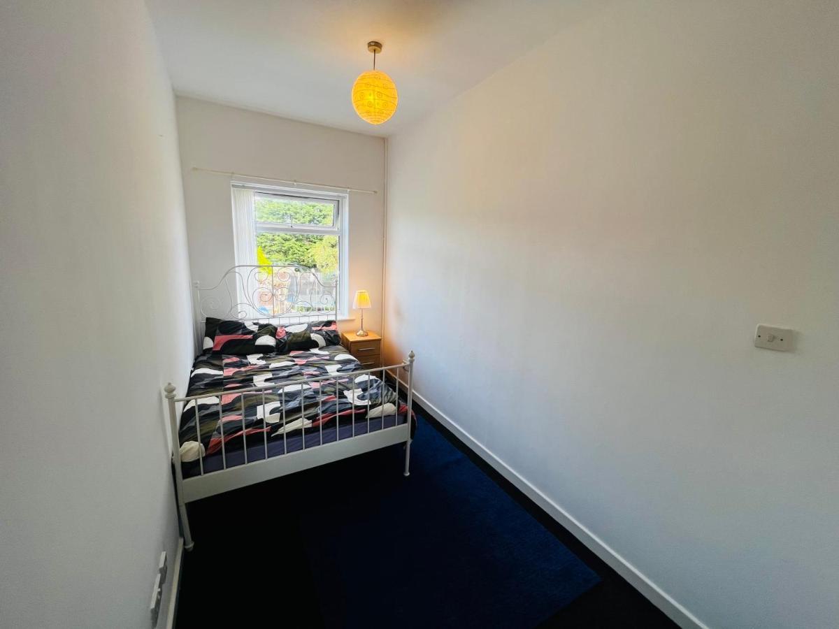 ליברפול Liberty Inn Room With Sharing Toilet And Kitchen מראה חיצוני תמונה