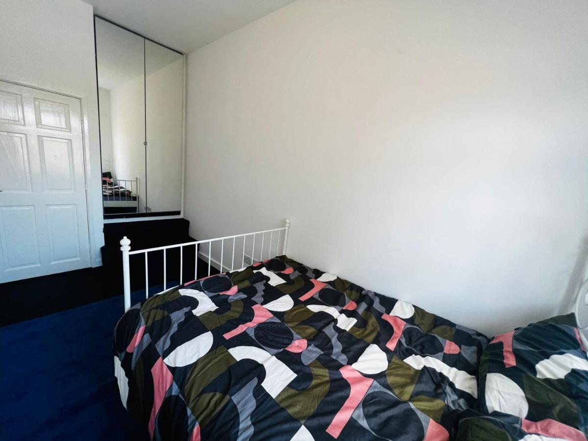 ליברפול Liberty Inn Room With Sharing Toilet And Kitchen מראה חיצוני תמונה